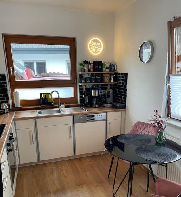 Cozy Wilkipartment Bis 4 Pers - Hund - Netflix - Wlan - Wintergarten - Coffeebar - Popcorn Verl Exterior foto